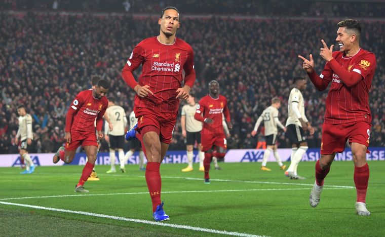 Van Dijk abrió la cuenta en Anfield. DPA Foto: DPA