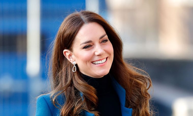 Kate Middleton dio cátedra de estilo en su gira por el Caribe. Foto: Hello magazine - https://www.hellomagazine.com/imagenes/royalty/20220130131916/kate-middleton-to-celebrate-carole-middleton-67th-birthday/0-642-260/kate-middleton-carole-middleton-birthday-t.jpg