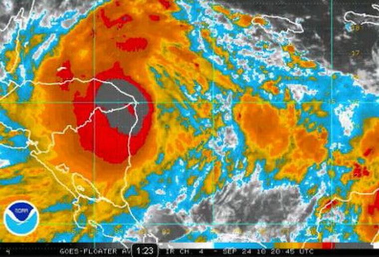 Las imágenes satelitales del avance del huracán.