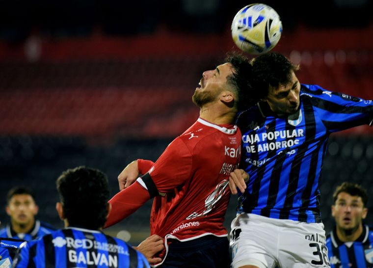 Independiente y Atlético Tucumán juegan en Rosario por la Copa Argentina.