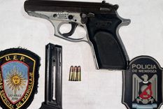 El arma de fuego con la que circulaba el hombre detenido por Las Heras. El arma de fuego con la que circulaba el hombre detenido por Las Heras.