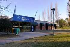 DAMSU enfrenta tensiones crecientes para sostener sus servicios. La UNCuyo acompaña con medidas internas y gestiones externas para evitar que la crisis afecte la atención médica de su comunidad universitaria. DAMSU enfrenta tensiones crecientes para sostener sus servicios. La UNCuyo acompaña con medidas internas y gestiones externas para evitar que la crisis afecte la atención médica de su comunidad universitaria.