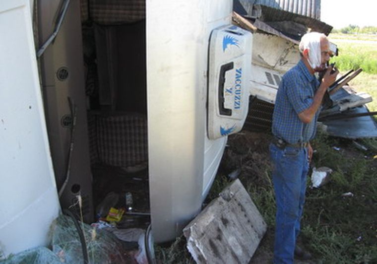 Pereyra nunca abandonó a su camión luego del accidente.