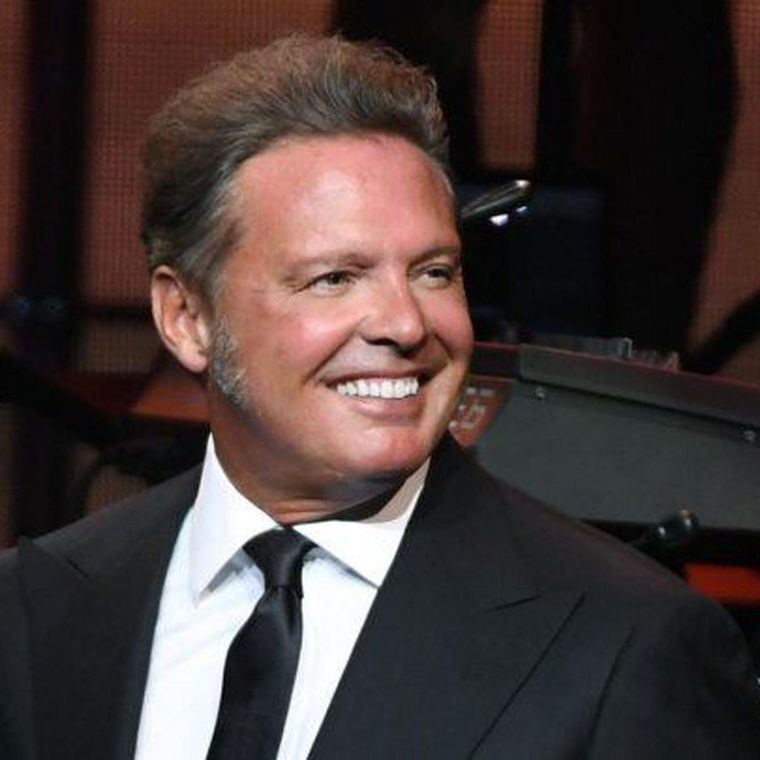 Al parecer Luis Miguel tiene una excelente relación con su supuesto suegro, el padre de Paloma Cuevas.