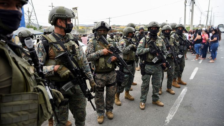 Los militares ya están en las calles. Foto: ElConfidencial.