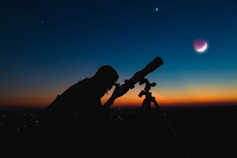 Este 15 de mayo se verá en casi todo el mundo un eclipse lunar. Foto: Shuterstock