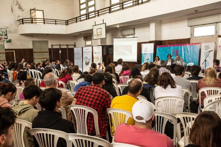 Imagen de uno de los encuentros realizados en el marco de Ágoras bonaerenses Foto: twitter.com/baeducacion