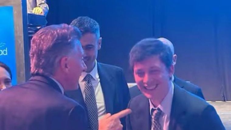 Mauricio Macri con Santiago Caputo en la Fundación Libertad