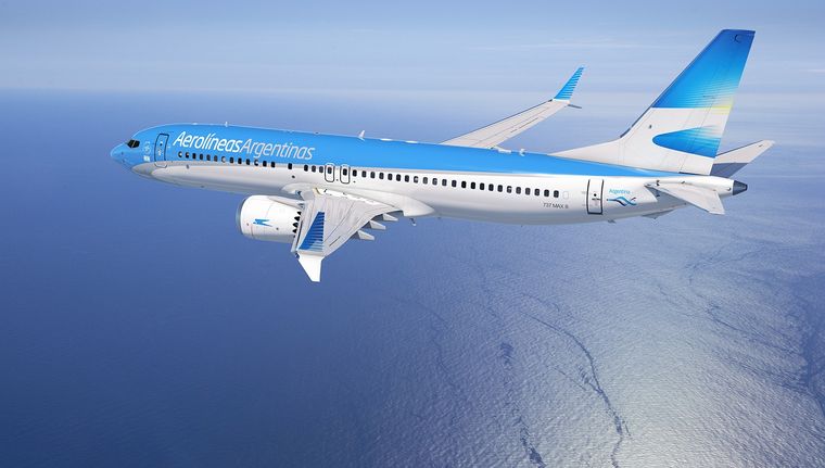 Milei firmará la semana que viene un decreto para avanzar con la privatización de Aerolíneas Argentinas Foto: DPA