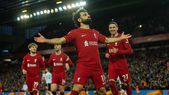 El gesto de Mohamed Salah con sus compañeros del Liverpool tras su polémica con Slot. Foto: EFE El gesto de Mohamed Salah con sus compañeros del Liverpool tras su polémica con Slot. Foto: EFE