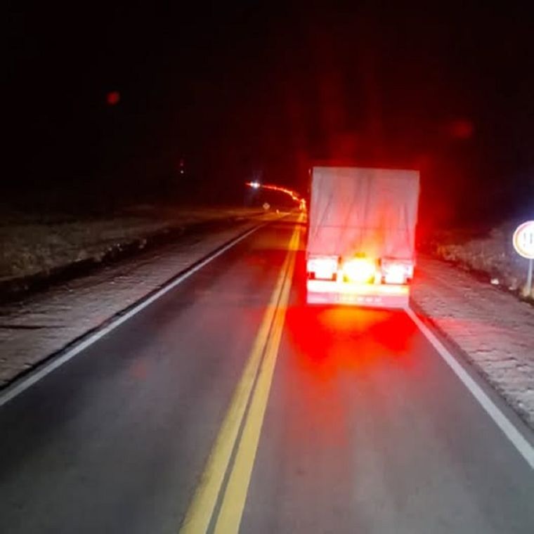 La Ruta 7 quedó cortada en Uspallata mientras se realizaban las tareas de rescate y asistencia (foto ilustrativa).