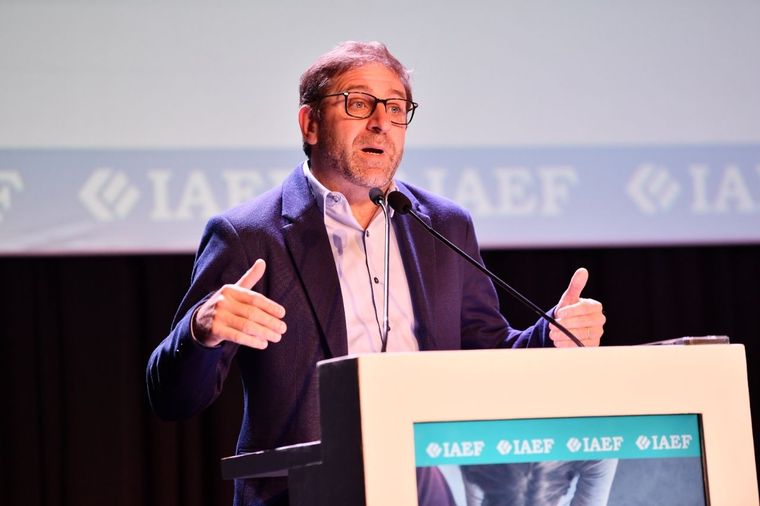 El secretario general y de Relaciones Internacionales de CABA, Fernando Straface, en el 40 Congreso de IAEF.