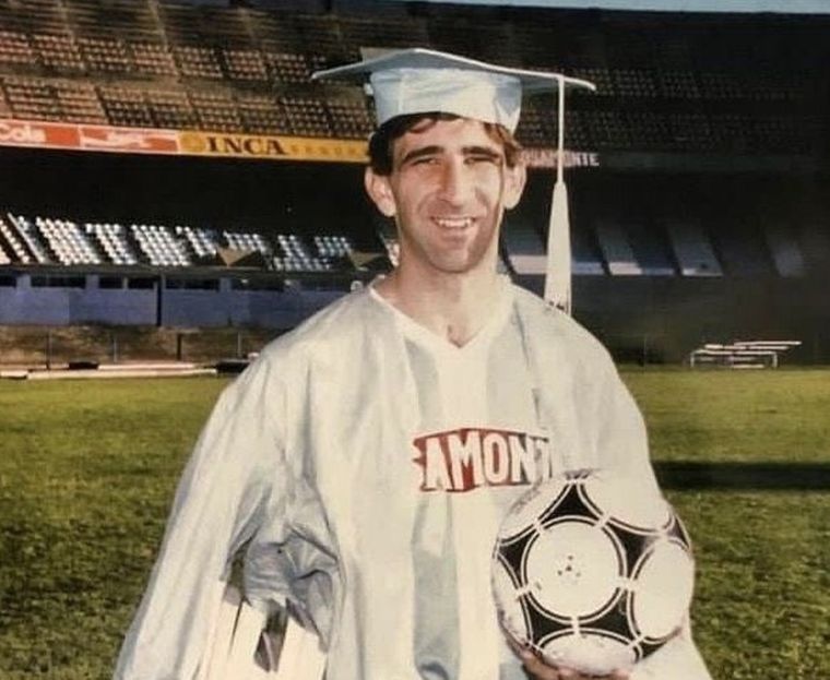 El DT sumó a de a tres en el primer clásico que dirigió tras su vuelta.