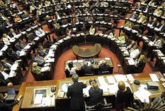 oficialistas y opositores rechazan la protesta policial