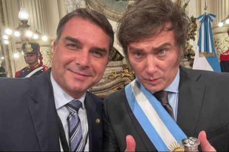 Javier Milei y Flavio Bolsonaro en Casa Rosada Javier Milei y Flavio Bolsonaro en Casa Rosada