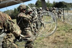 Militares de USA en la frontera con México. Foto: JMoore.