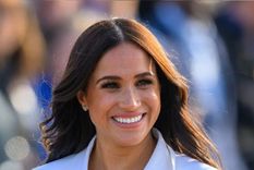 Meghan Markle, blanca y radiante con traje sastre. Foto: Instagram