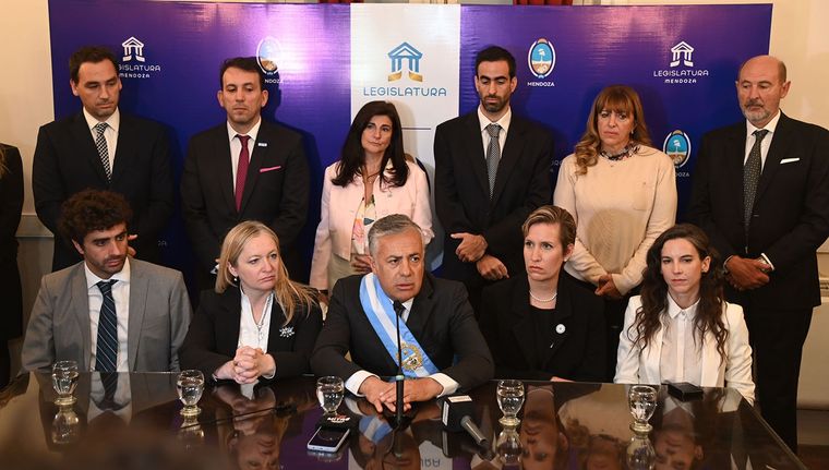 El decreto acuerdo que creó la Digebire fue firmado por el gobernador y todos los ministros Foto: Gobierno de Mendoza