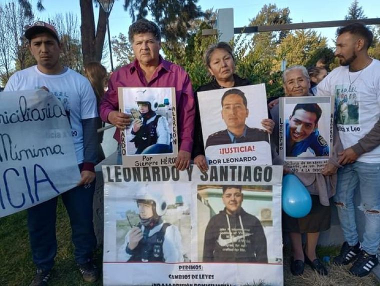 Las familias Alarcón y Velázquez expresaron su malestar por la posibilidad de que Rodríguez reciba domiciliaria Foto: Silvina Díaz