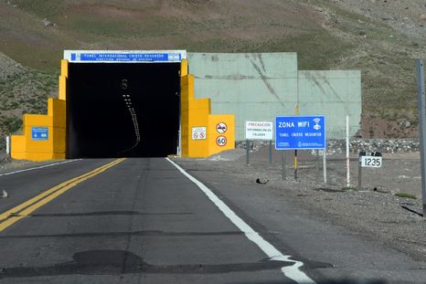 El paso a Chile tendrá un cierre anticipado por el avance de un frente de inestabilidad en cordillera. El paso a Chile tendrá un cierre anticipado por el avance de un frente de inestabilidad en cordillera.
