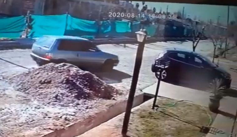 Velocísimos El momento en que los ladrones se detienen para robar.