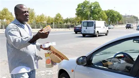 Una forma de evitar muchas discusiones es, en lugar de platear un tema a discutir, presentar una opción con la que acordar. Una forma de evitar muchas discusiones es, en lugar de platear un tema a discutir, presentar una opción con la que acordar.
