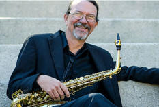 El saxofonista Griffin Campbell, quien ha desarrollado su larga trayectoria tanto interpretativa como académica principalmente en EEUU.