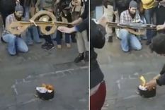 indignacion por la quema de barbijos en el obelisco