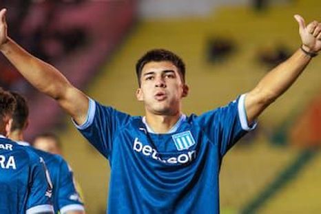 El pibe Sosa, que marcó su primer gol como profesional, abrió el triunfo de Racing en el arranque de la Sudamericana. El pibe Sosa, que marcó su primer gol como profesional, abrió el triunfo de Racing en el arranque de la Sudamericana.