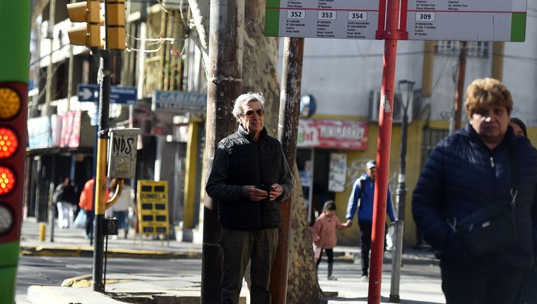 Esta medida ofrece una reducción del 55% en el costo de los boletos de tren y colectivo Foto: Santiago Tagua/MDZ