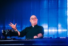 Hace algunos días, el dj y sacerdote portugués Padre Guilherme, anunció un show gratuito en honor a Francisco. Hace algunos días, el dj y sacerdote portugués Padre Guilherme, anunció un show gratuito en honor a Francisco.