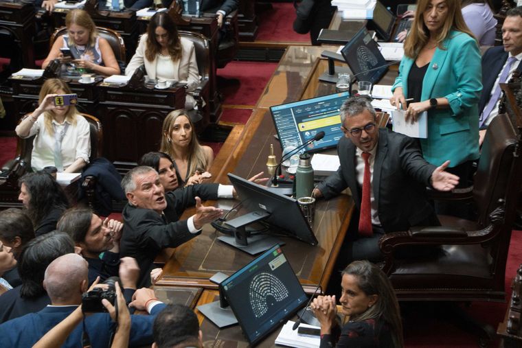 La reforma laboral se debate en Diputados en un clima de alta tensión política. La reforma laboral se debate en Diputados en un clima de alta tensión política.