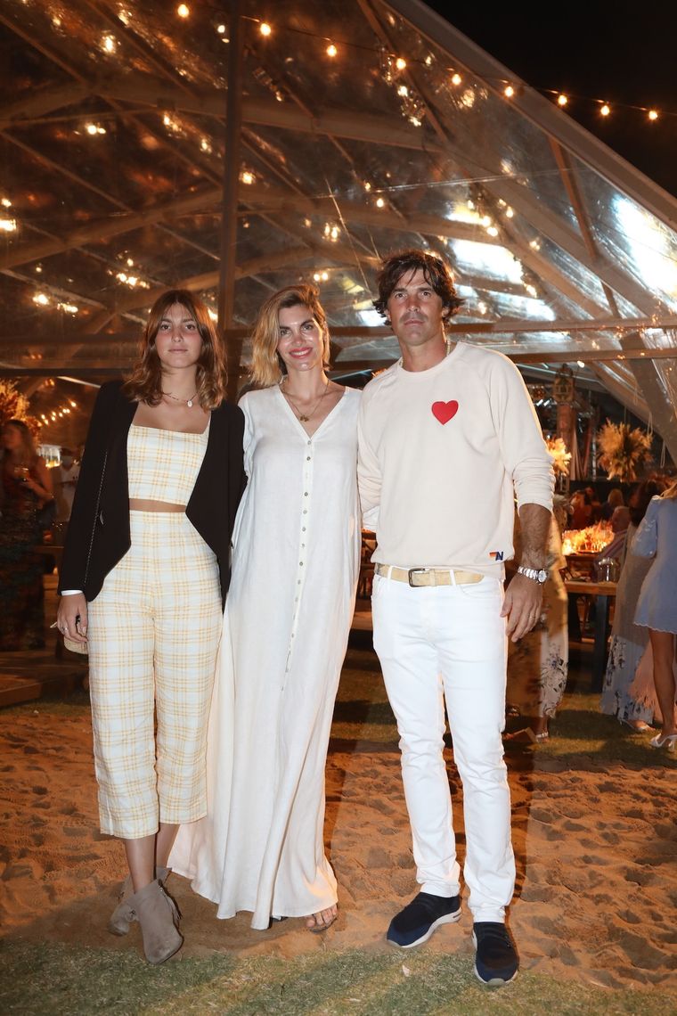Aurora Figueras, Delfina Blaquier y Nacho Figueras en la fiesta de Fasano Las Piedras. ¡Mirá la galería de fotos al final de la nota! Foto: Grupo Mass