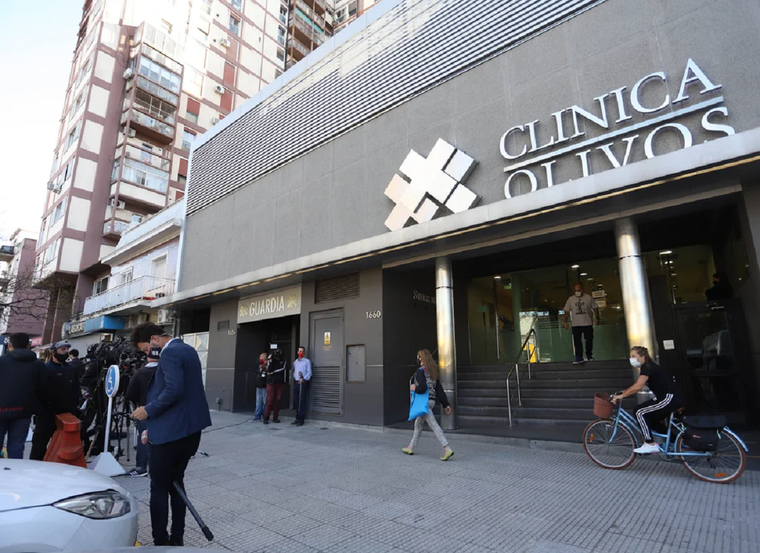 Tras detectar la falta de documentación en su historia médica, como la inexistencia de los análisis prequirúrgicos de Diego Maradona, se ordenó allanar la Clínica Olivos. Foto: NA