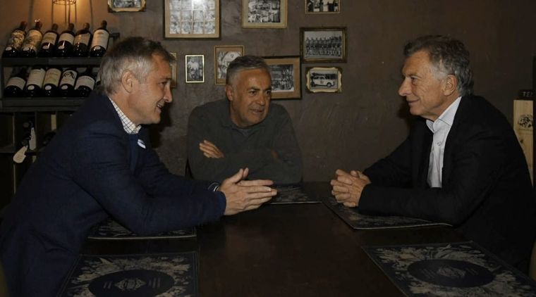 Mauricio Macri cerró su agenda en Mendoza con una cena junto a Alfredo Cornejo.