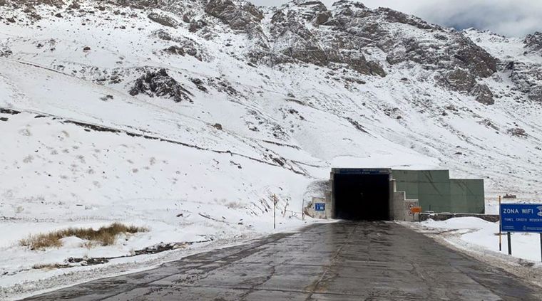 Actualmente se puede llegar hasta la boca del túnel Cristo Redentor. Foto: Gendarmeria Nacional