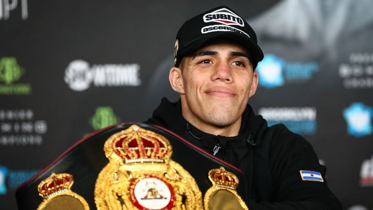 Castaño fue picante en la conferencia. Foto: Sporting News