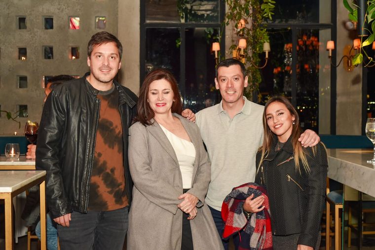 Osvaldo Pritz, Romina López, Ramiro Villalba y Agustina Tello. Osvaldo Pritz, Romina López, Ramiro Villalba y Agustina Tello.