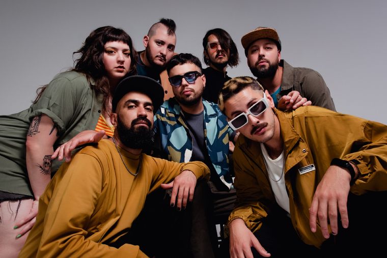 La Skandalosa Tripulación. Foto: Leo Furio.