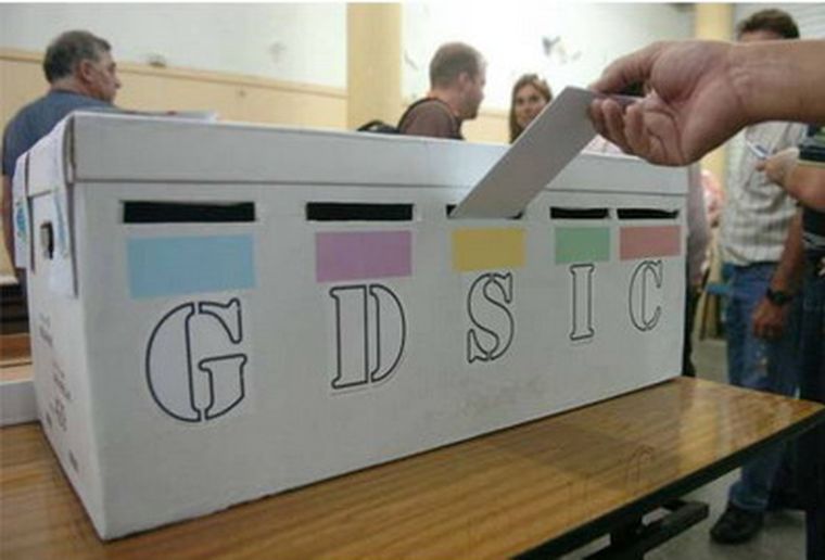 Ayer hasta se anumaron a prometer boleta única.