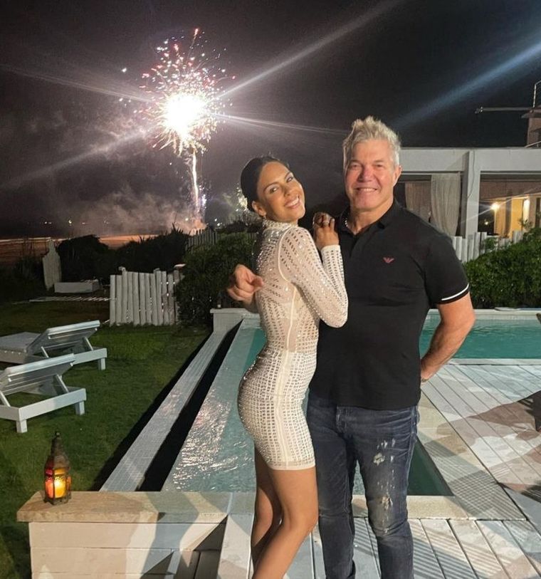 Fernando Burlando llegó al lugar del accidente para asistir a su mujer y a su hija tras el impacto. Fernando Burlando llegó al lugar del accidente para asistir a su mujer y a su hija tras el impacto.