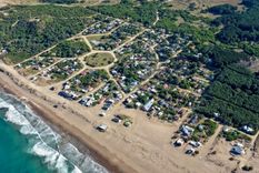 Balneario Orense, también conocido como Punta Desnudez, es una localidad y balneario del partido de Tres Arroyos. Foto: Balneario Orense