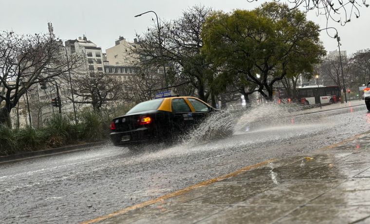 Domingo inestable en gran parte del país: el pronóstico advierte por tormentas intensas, lluvias y viento Zonda.