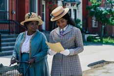 La serie de época ideal para ver de un solo tirón Foto: Netflix