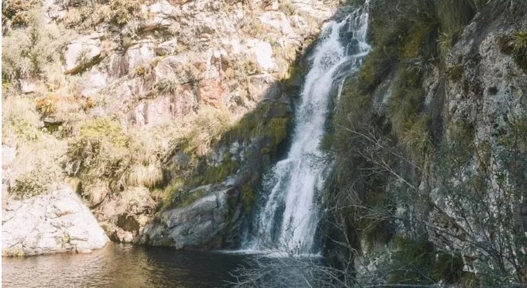 La docente cayó desde una altura de 50 metros en un barranco en Chubut Foto: NA