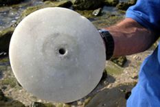 Arqueología Israel disco de mármol ophtalmoi El ophtalmoi, objeto arqueológico hallado en un sitio de Israel. Foto: Autoridad de Antigüedades de Israel