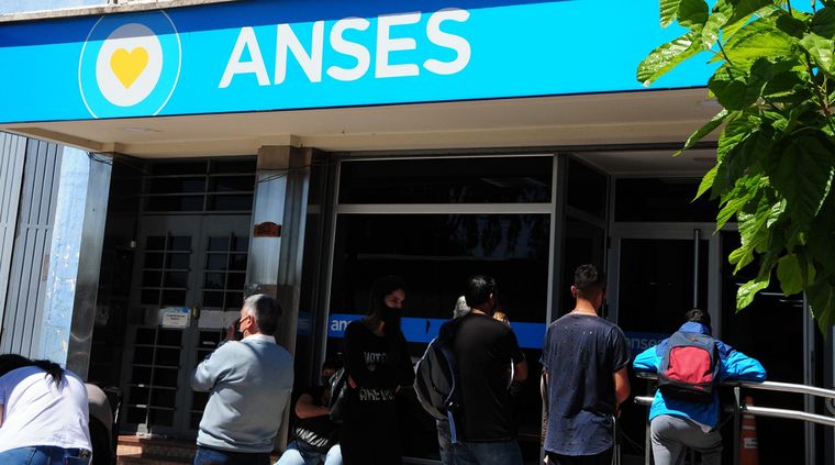 Anses adelanta el pago a millones de beneficiarios Foto: ALF PONCE MERCADO / MDZ