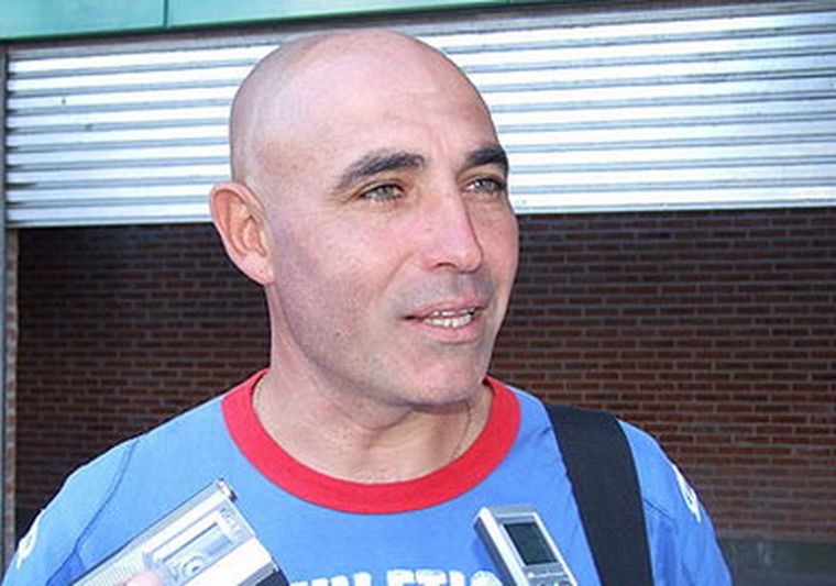 Llop consideró que las observaciones de Cagna condicionan al árbitro.