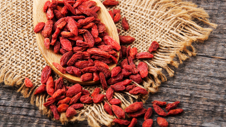 La baya de Goji tiene muchas propiedades: ayuda a equilibrar el colesterol, mejorar la vista y tiene un gran aporte de hierro. Foto: New Garden