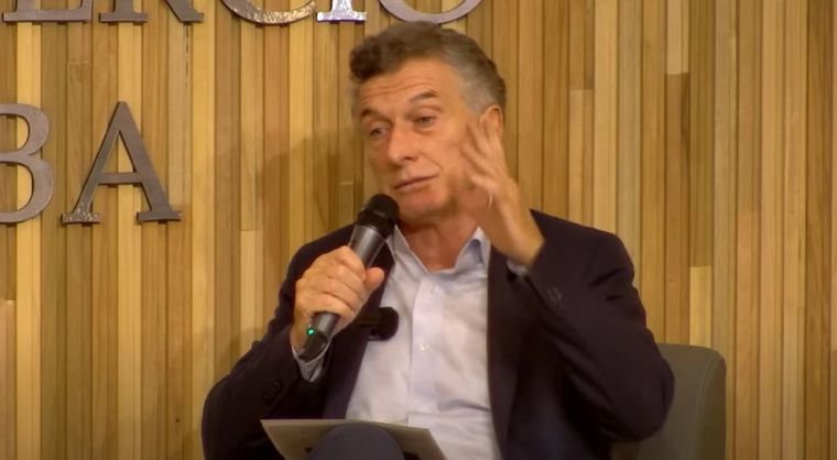 Macri participa del almuerzo de la Bolsa de Comercio de Córdoba. Foto: Captura de video